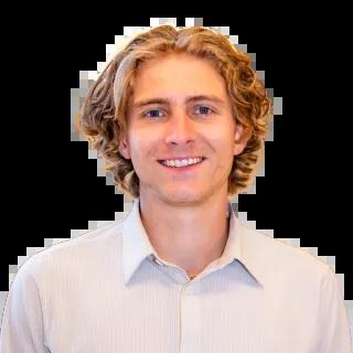 RileyRosebee_Headshot_Transparent